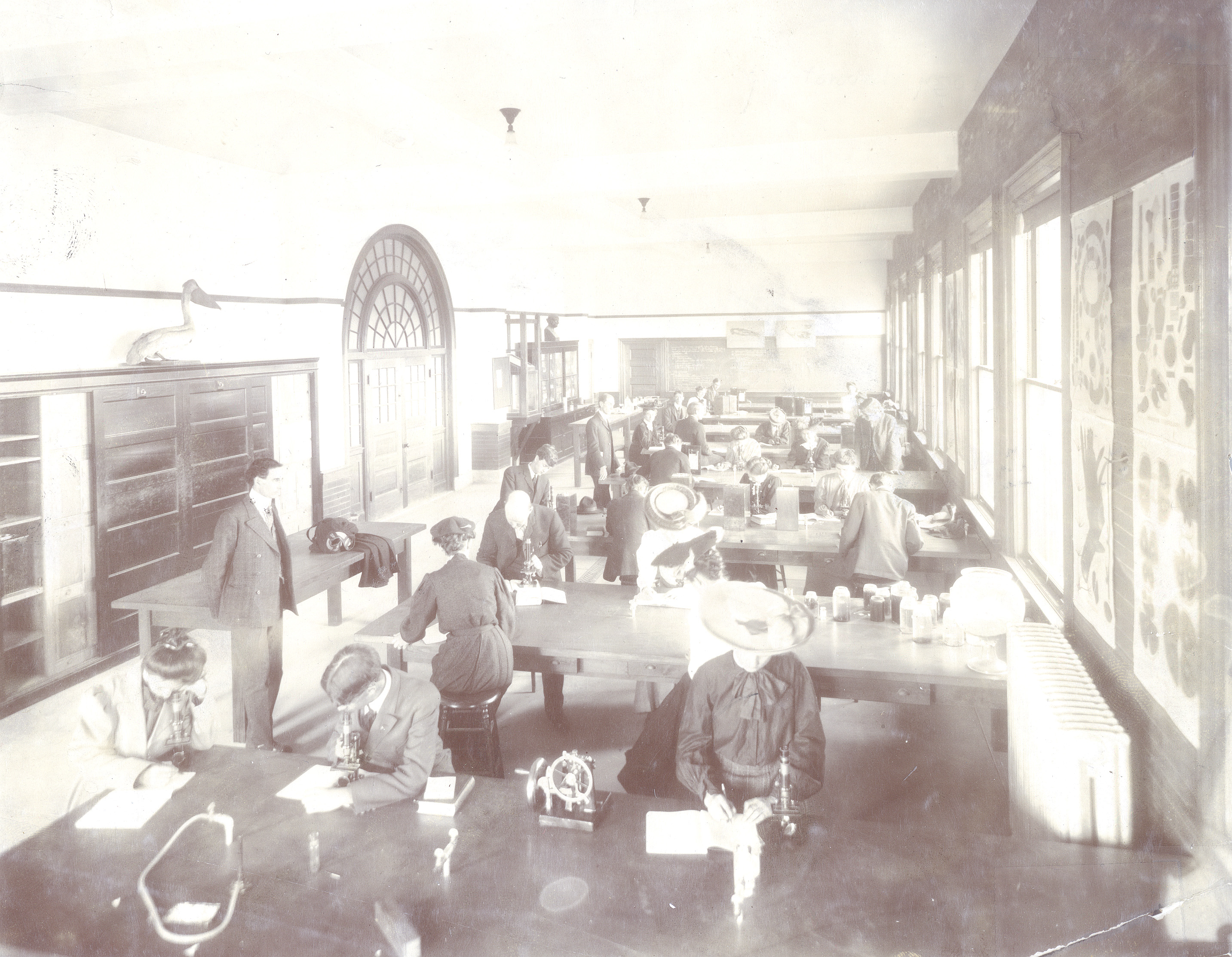 Palmer Hall Biology Lab 1906 <span class="cc-gallery-credit"></span>